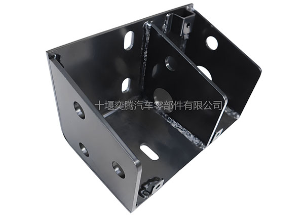 東風猛士EQ2063 M50前護欄支架2809055C51M00駕駛室防撞護欄支架